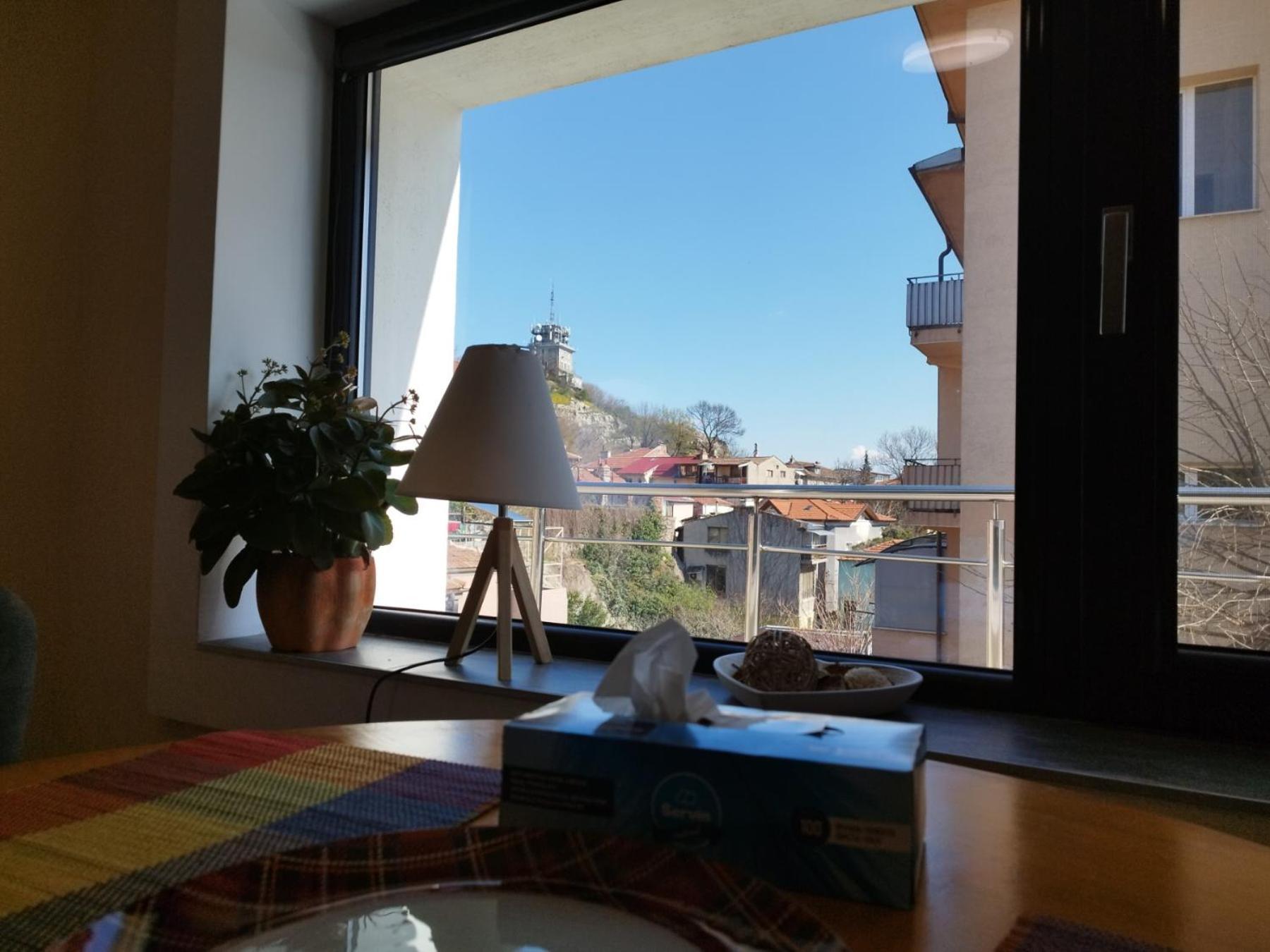 Artistic Loft With Amazing View, Mrenicov Апартаменти *