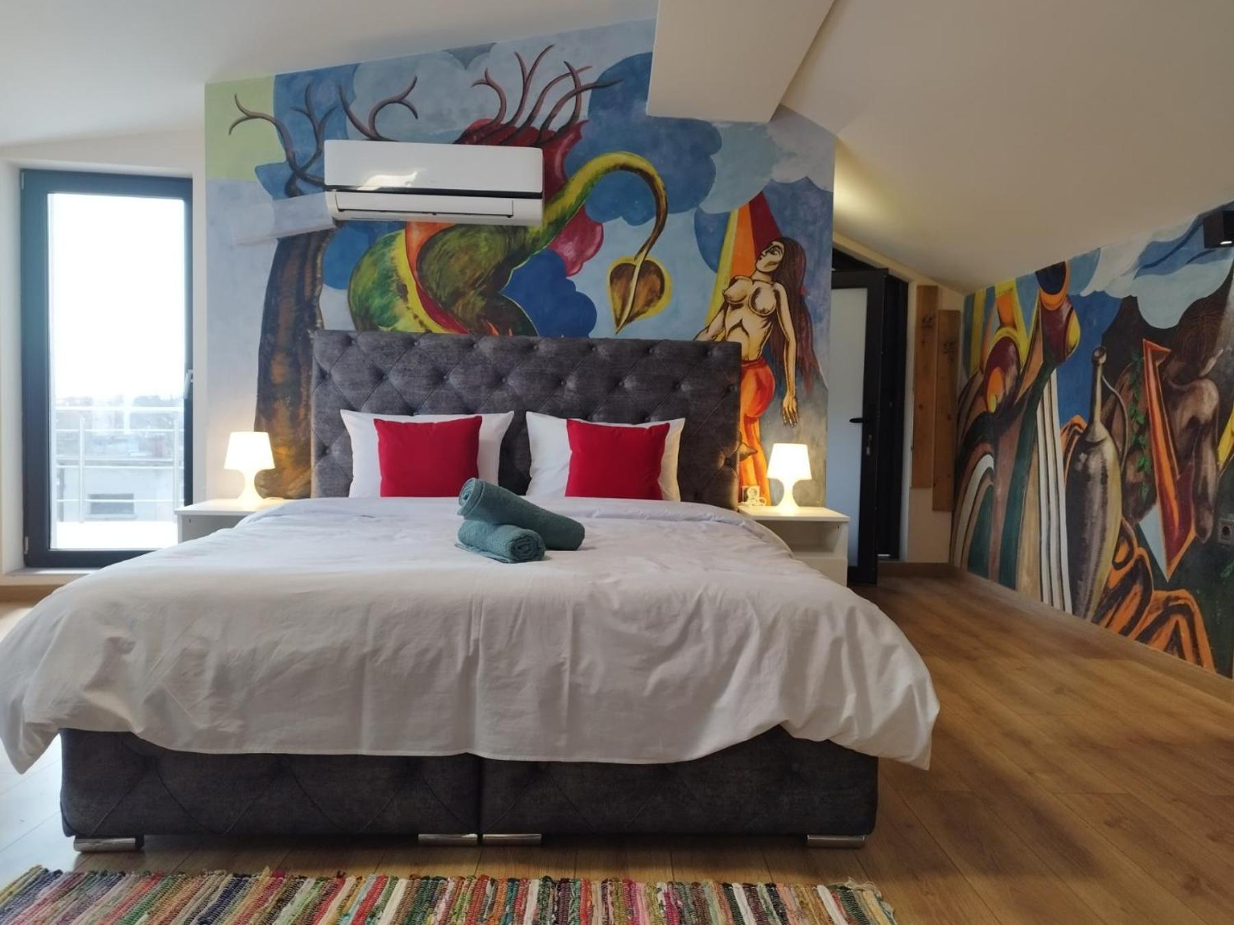 Artistic Loft With Amazing View, Mrenicov Daire *
