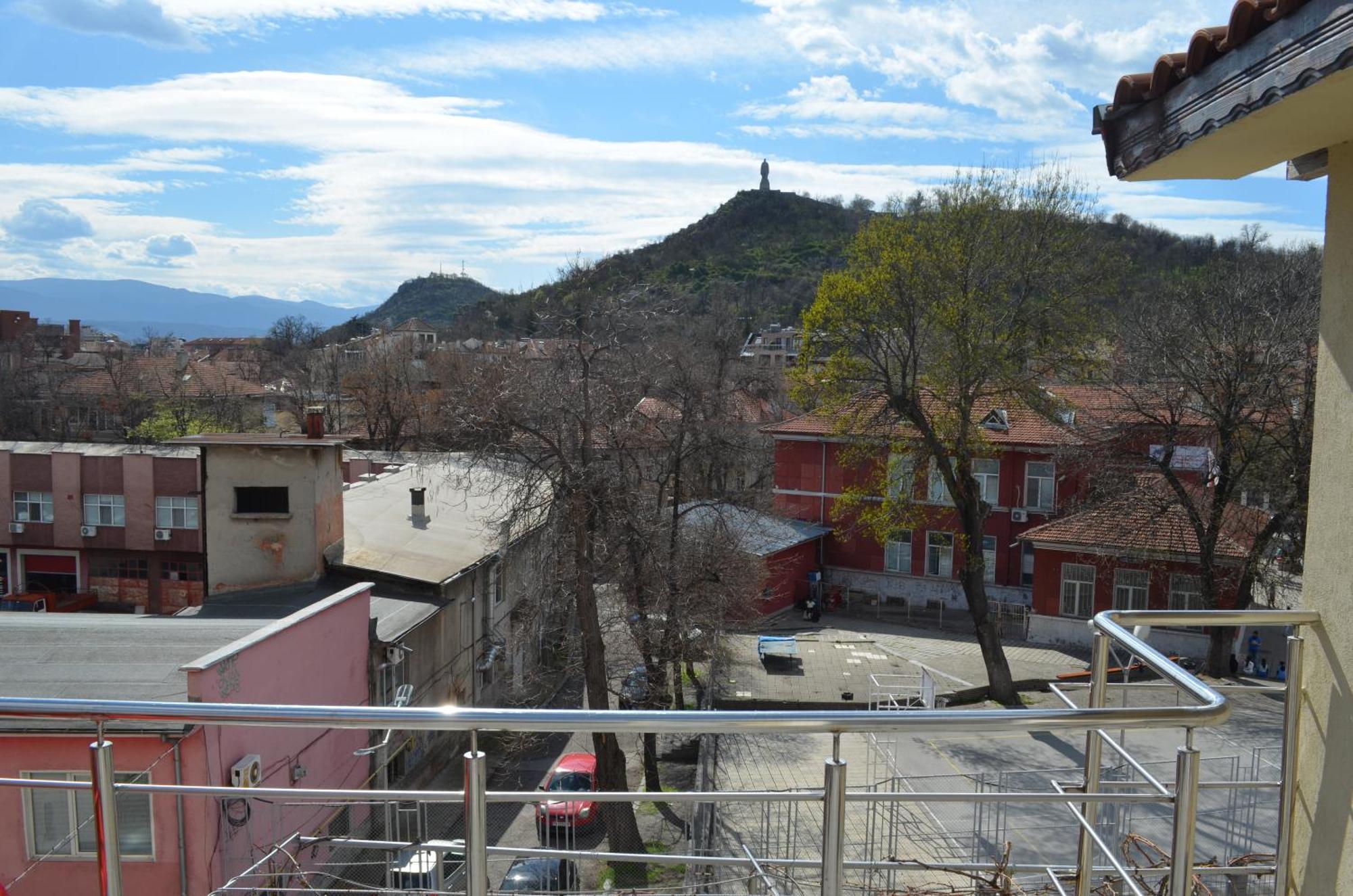 Artistic Loft With Amazing View, Mrenicov Апартаменти *