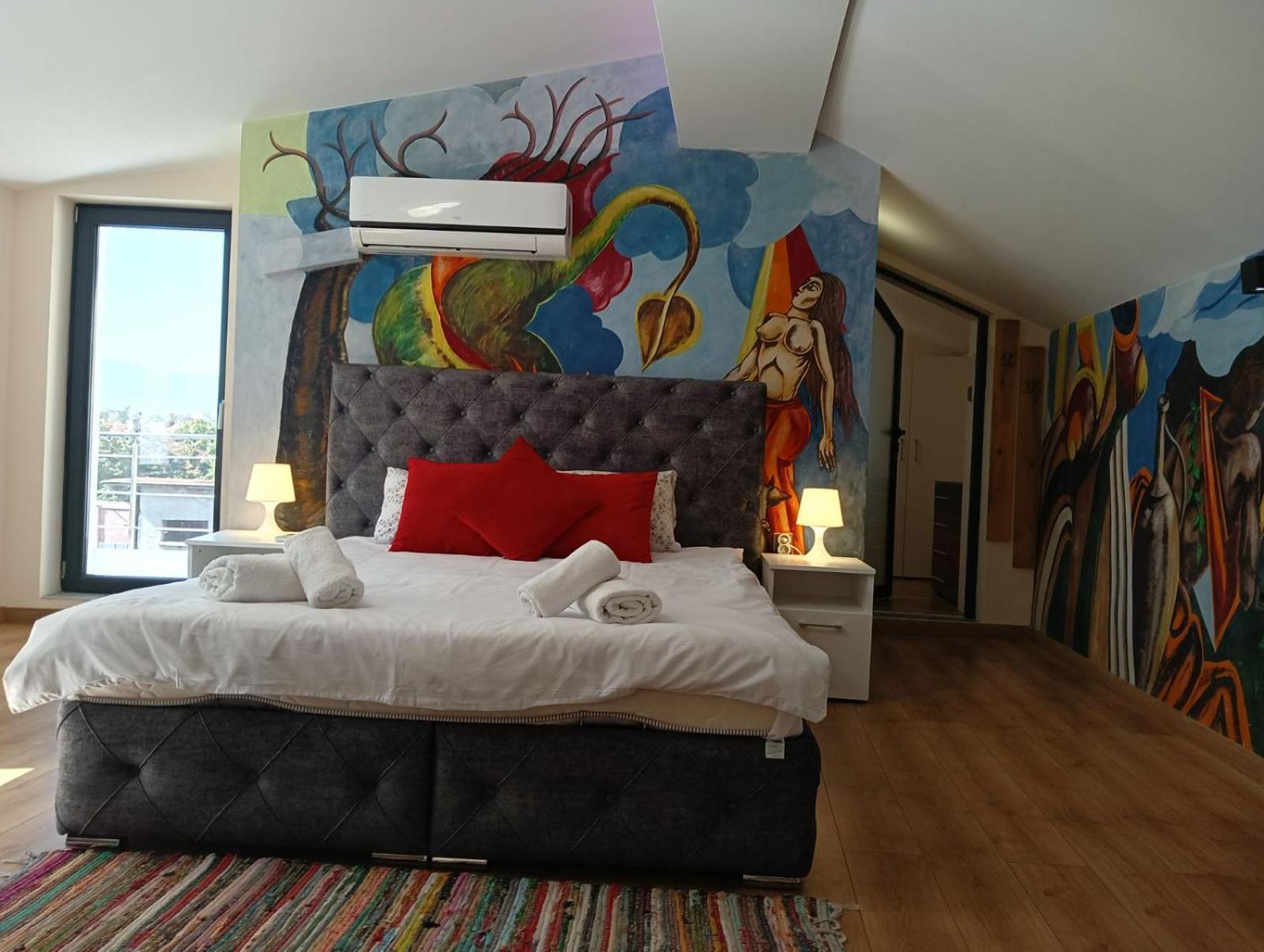 Апартаменти Artistic Loft With Amazing View, Mrenicov Пловдив
