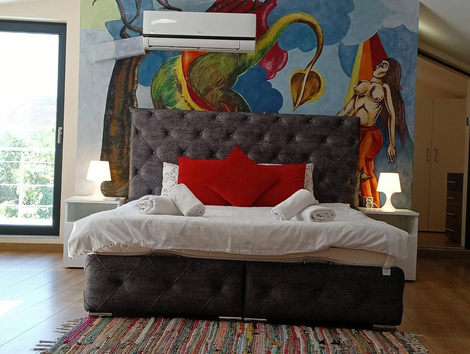 Artistic Loft With Amazing View, Mrenicov Пловдив