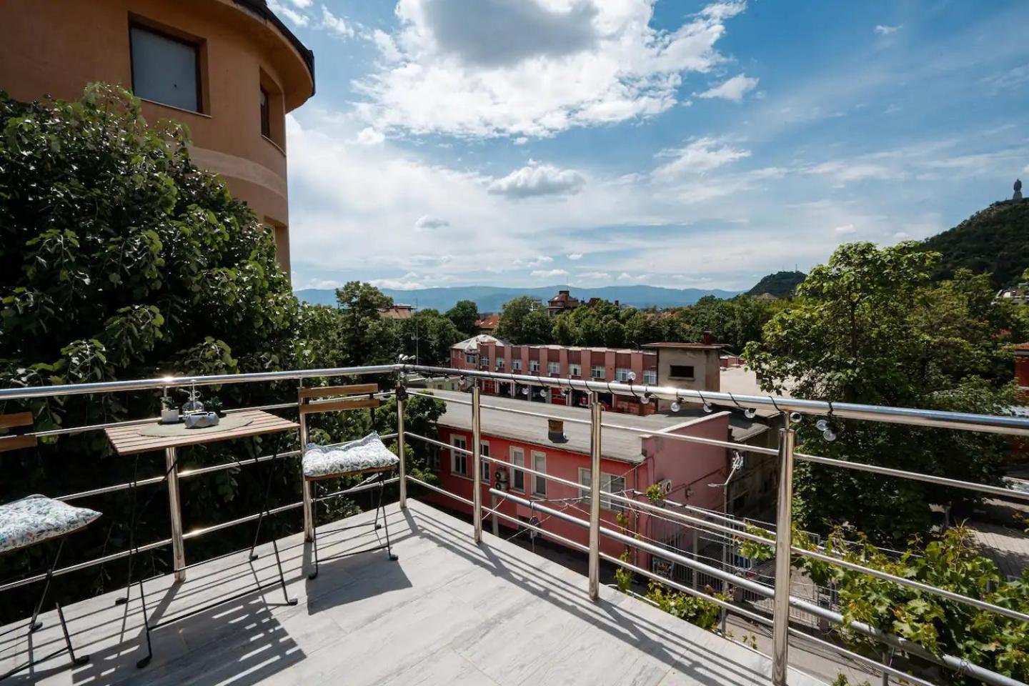 Апартаменти Artistic Loft With Amazing View, Mrenicov *